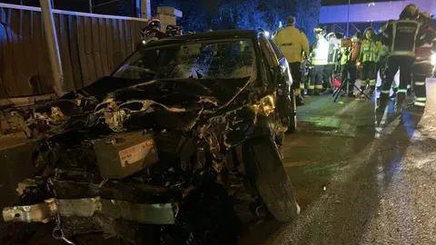 Accidente m&uacute;ltiple en Sevilla. Varias personas afectadas y retenciones de tr&aacute;fico