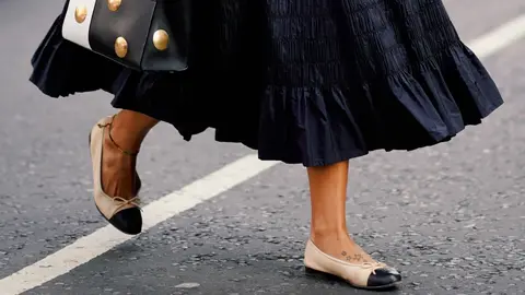 Vuelve la moda del zapato de Chanel que todas quer&iacute;amos en los 80 a precio low cost en Amazon