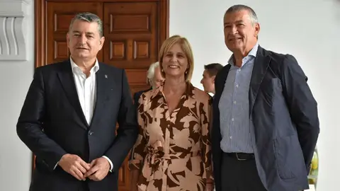 Antonio Sanz, Mar&iacute;a Jos&eacute; Garc&iacute;a-Pelayo y C&eacute;sar Salda&ntilde;a | Foto: Noelia Herrera (Jonocla) para El MIRA