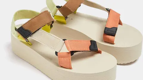 Pull&Bear saca unas sandalias por 12,99&euro; y pone patas arriba la compras de agosto
