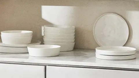 Vajilla de porcelana blanca de Zara Home