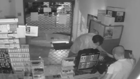 Robo en un negocio de Divina Pastora