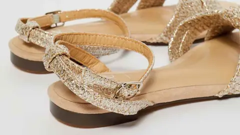 Sandalias b&aacute;sicas cruzadas Sfera en El Corte Ingl&eacute;s