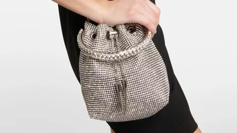 De 3.595 a 18 euros: Amazon tira los precios y clona el bolso Jimmy Choo m&aacute;s bonito