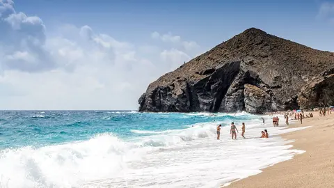 5 playas de Andaluc&iacute;a para desconectar y huir de la ola de calor en el Puente de Agosto (1)