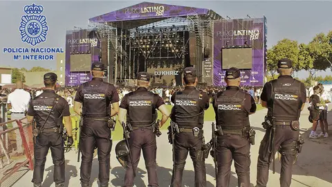 Polic&iacute;a Nacional en el Festival "Puro Latino"