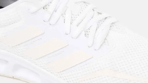 Las zapatillas de mujer de Adidas m&aacute;s f&aacute;ciles de combinar en Carrefour