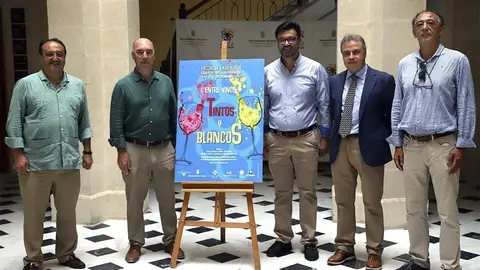 Presentaci&oacute;n de la Feria 'Entre vinos tintos y blancos'