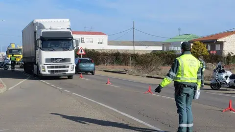As&iacute; conduce mercanc&iacute;as peligrosas hasta arriba de alcohol por las carreteras de M&aacute;laga