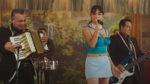 Mar&iacute;a Becerra vive un sue&ntilde;o tras su colaboraci&oacute;n con Los &Aacute;ngeles Azules en El amor de mi vida