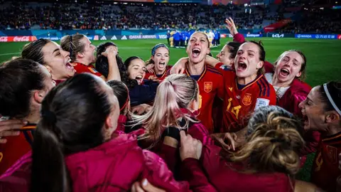 Selecci&oacute;n femenina de f&uacute;tbol de Espa&ntilde;a