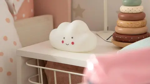 Quitamiedos LED con forma de nube INSPIRE de Leroy Merlin