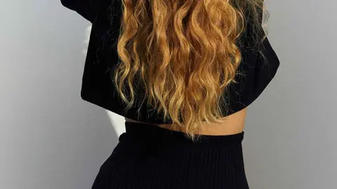 El conjunto de falda y camiseta de 37 euros de H&M que arrasa en ventas