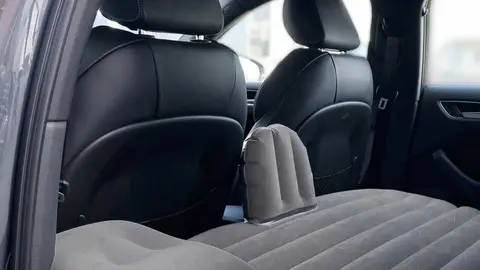 Colch&oacute;n de aire de coche para asiento trasero con bomba de Decathlon 5 (1)