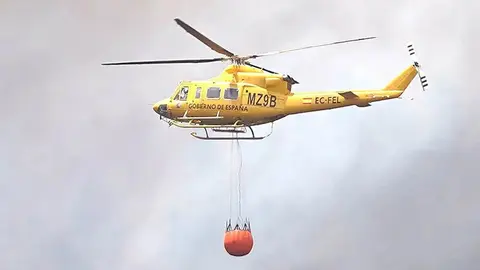 Helicoptero en el incendio de Tenerife