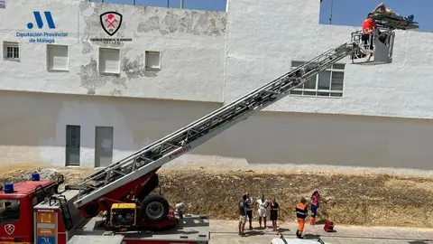 Accidente laboral en Ronda. As&iacute; es evacuado un obrero que trabajaba en la construcci&oacute;n