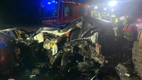 Una mujer muere y otras 4 personas resultan heridas tras un accidente de tr&aacute;fico en Loja