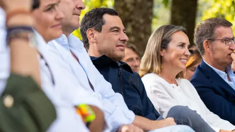 Juanma Moreno arropa la candidatura de Feij&oacute;o. Es el presidente que necesita Espa&ntilde;a