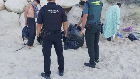 Dispositivo de la Guardia Civil y Polic&iacute;a Nacional