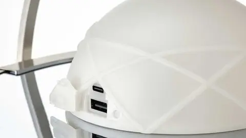 SAMMANL&Auml;NKAD l&aacute;mpara mesa solar LED de Ikea