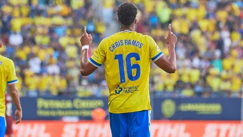Chris Ramos celebra su gol con el C&aacute;diz CF ante el Villarreal CF | Salvador L&oacute;pez Medina para ElMIRA
