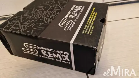 Caja de zapatillas de Skechers