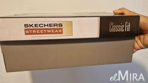 Caja de zapatillas de Skechers