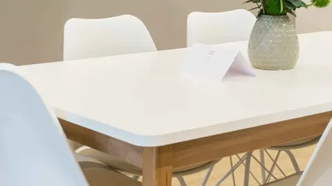 Leroy Merlin echa las 4 patas de su mesa de comedor grande a Ikea