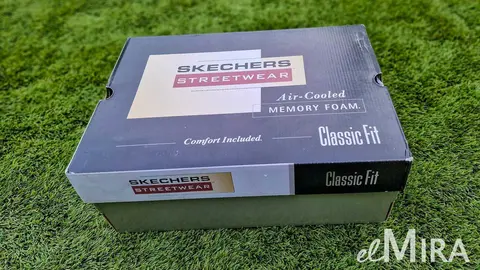 Caja de sneakers de moda casual Skechers