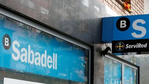 Banco Sabadell lanza una oferta de empleo en Andaluc&iacute;a. Tiempo indefinido y jornada completa
