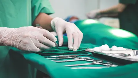 Muere una ni&ntilde;a tras ser operada de vegetaciones en Sevilla. Se investiga a un m&eacute;dico