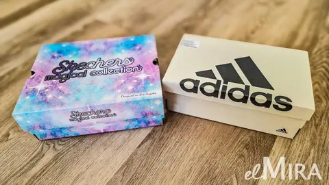 Cajas de zapatillas de Adidas y de Skechers