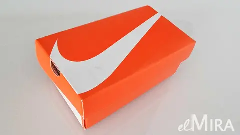 Caja de zapatillas NIKE