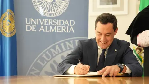 Juanma Moreno en la UAL