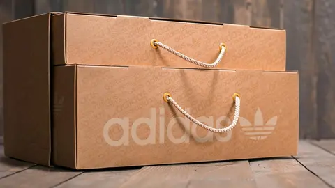 Caja de productos de Adidas
