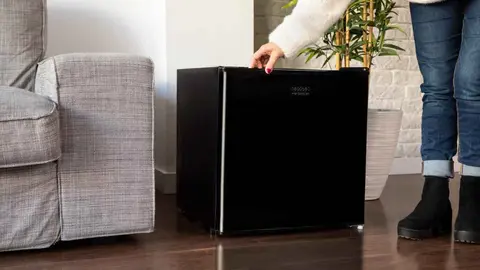 Amazon lanza una nevera Cecotec que cabe en cualquier rinc&oacute;n