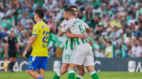 Gol de Guido Rodr&iacute;guez en el Real Betis - C&aacute;diz CF | Salvador L&oacute;pez Medina para El MIRA