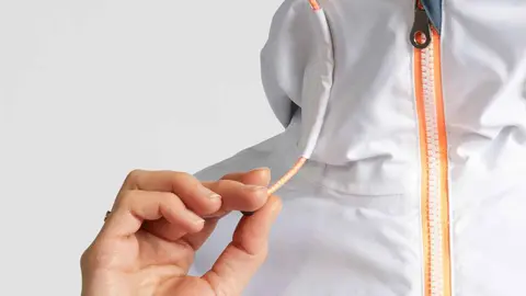 La chaqueta impermeable y estilosa de Decthlon que vale menos de 33 &euro; y se vende como churros