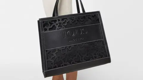 Echa un vistazo a las rebajas de Amazon: Hasta un 32% en el bolso de hombro Tous m&aacute;s elegante