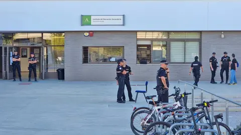 Un alumno de 4&ordm; de la ESO hiere con un cuchillo a estudiantes y profesores en Jerez | Foto: Jes&uacute;s Catal&aacute;n para El MIRA