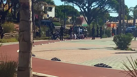 Llega una patera con 30 migrantes ilegales a la Playa de Las Redes de El Puerto de Santa Mar&iacute;a | FOTO: El MIRA