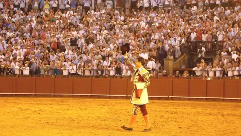 El Juli se despide | Foto: Arjona