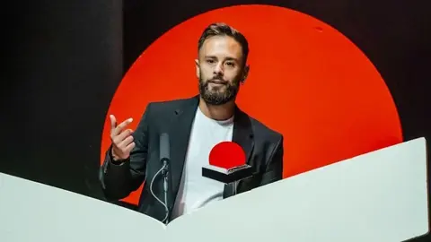 Luis Miguel P&aacute;ez, Premio C&iacute;rculo Rojo al mejor 'Poemario'