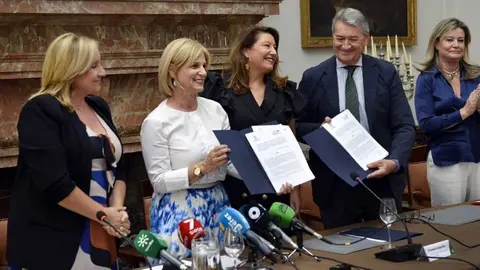 Firma del convenio para la elaboraci&oacute;n del&nbsp;Plan de la Vi&ntilde;a