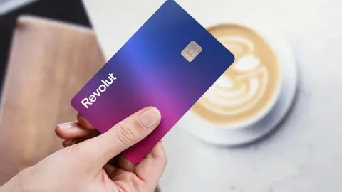 La oferta de trabajo de Revolut en Andaluc&iacute;a. Buenos sueldos y posibilidad de teletrabajar