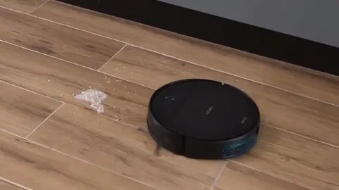 Cecotec Robot Aspirador Conga 999 Origin Genesis en acci&oacute;n - El MIRA