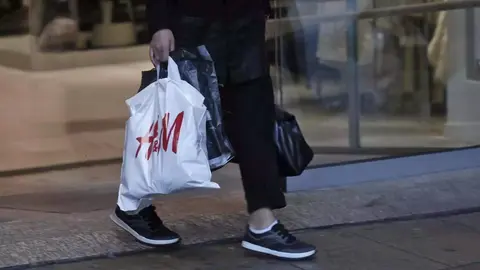 Saliendo de compras de H&M