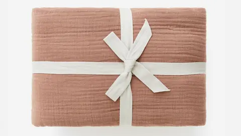 Dale un estilo m&aacute;s actual a tu dormitorio con esta nueva funda n&oacute;rdica de H&M Home (1)