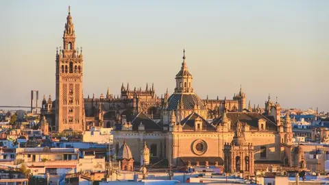 Amanecer de la Catedral de Sevilla y La Giralda