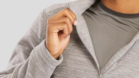 Forro polar de monta&ntilde;a y trekking Hombre Quechua MH100 en Decathlon